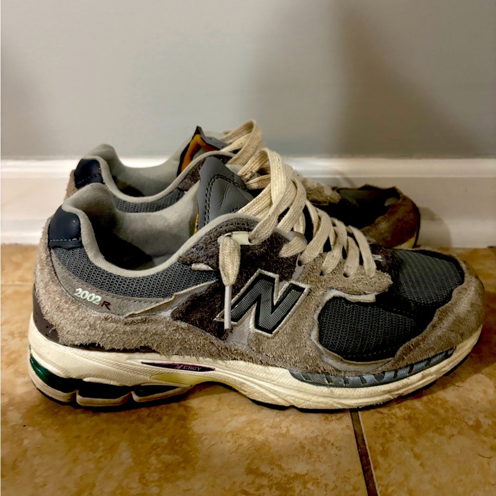 NEW BALANCE 2002R PROTECTION PACK GREY 7.5